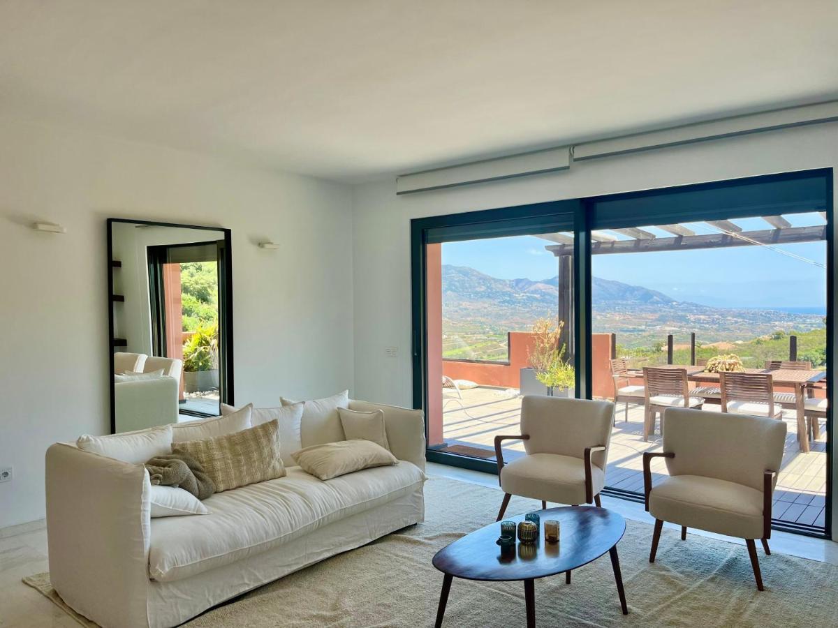 Bright Apartment In The Hills Of Elviria Málaga Eksteriør bilde